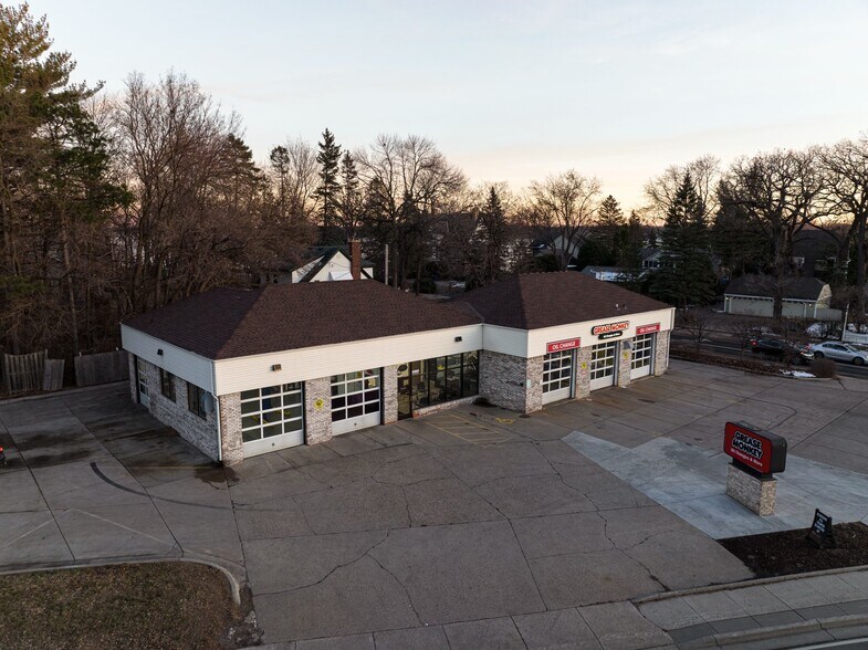 4561 Lake Ave, White Bear Lake, MN à vendre - Photo de l’immeuble – Image 2 sur 5