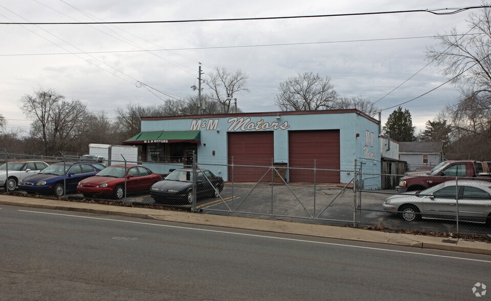 The Townhomes at Douglas Hall portefeuille de 2 biens à vendre sur LoopNet.fr - Photo principale – Image 1 sur 3