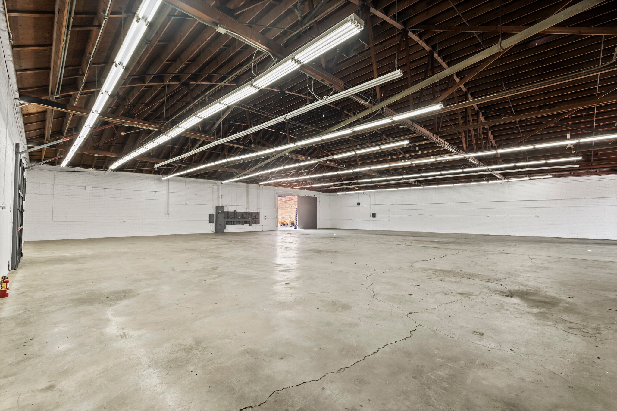 3301 Maple Ave, Los Angeles, CA à louer Photo intérieure– Image 1 sur 10