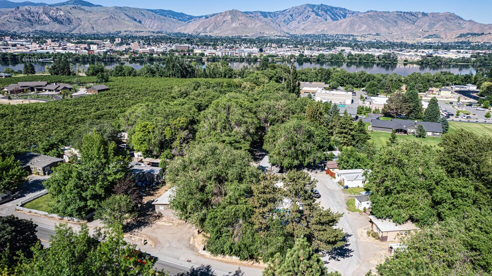 1800 Sunset Hwy, East Wenatchee, WA à vendre - Photo de l’immeuble – Image 3 sur 6