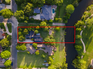 Plus de détails pour 136 W Evergreen St, Boerne, TX - Local d’activités à vendre