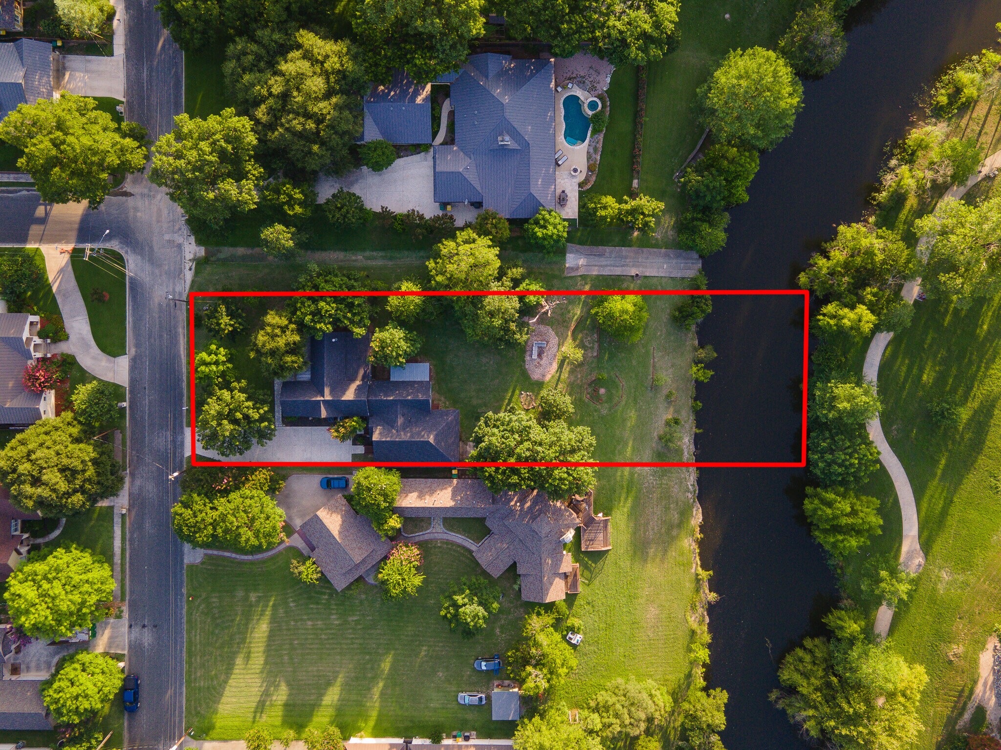 136 W Evergreen St, Boerne, TX à vendre Photo principale– Image 1 sur 22