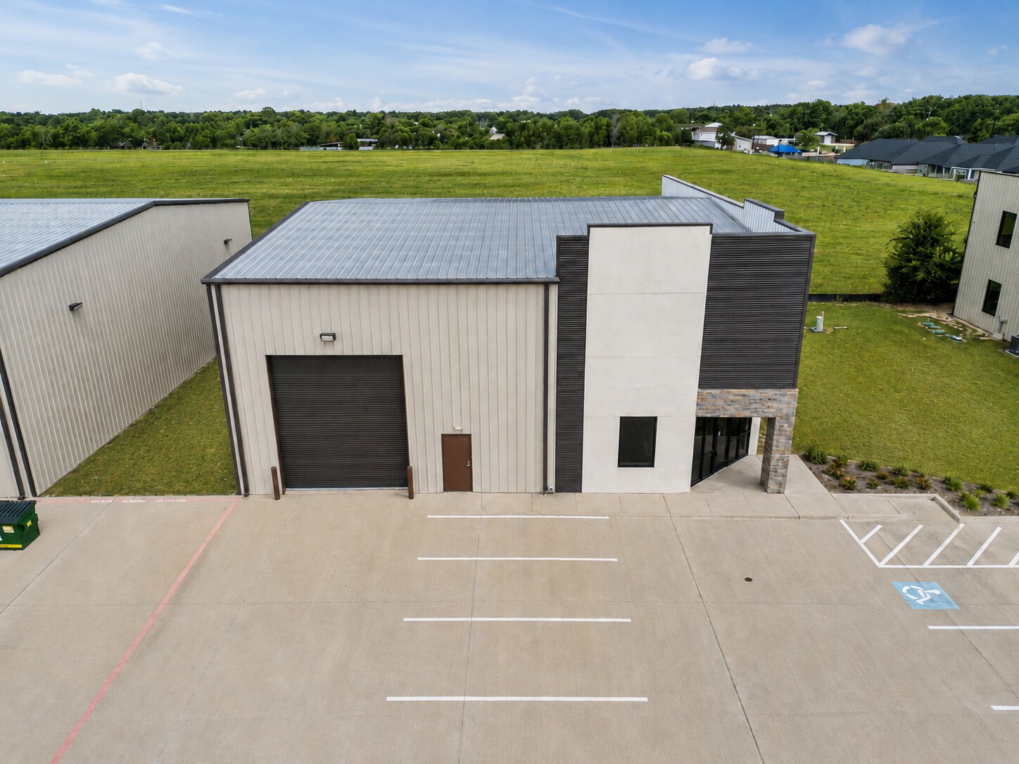 16709 Telge Rd, Cypress, TX à louer Photo de l’immeuble– Image 1 sur 10