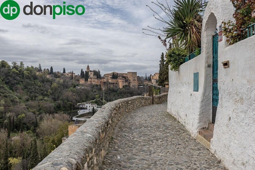 Calle Vereda de los Pinchos, 64, Granada, Granada à vendre - Photo de l’immeuble – Image 2 sur 18