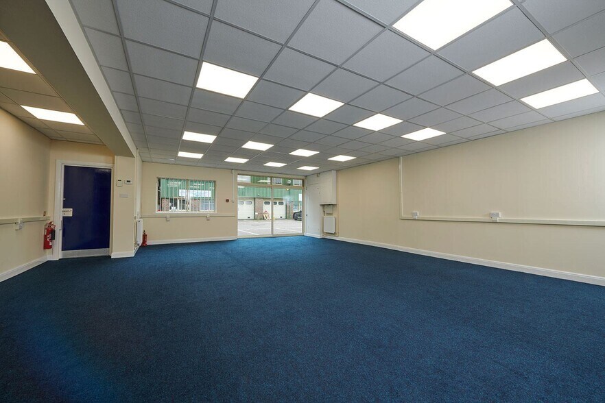 Bridge Rd, Haywards Heath à louer - Photo de l’immeuble – Image 3 sur 4