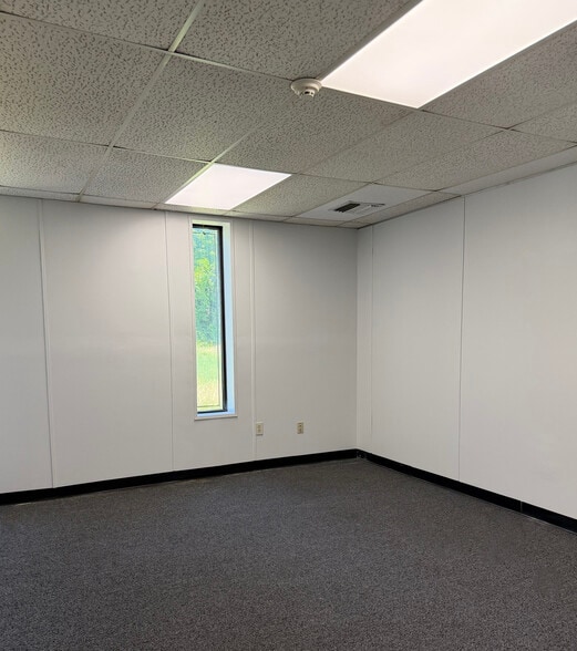 1002 Industrial Dr, West Berlin, NJ à louer - Photo intérieure – Image 3 sur 14