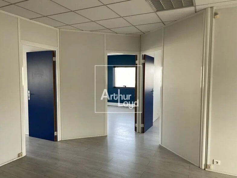 Bureau dans Chilly-Mazarin à vendre - Photo intérieure – Image 3 sur 4