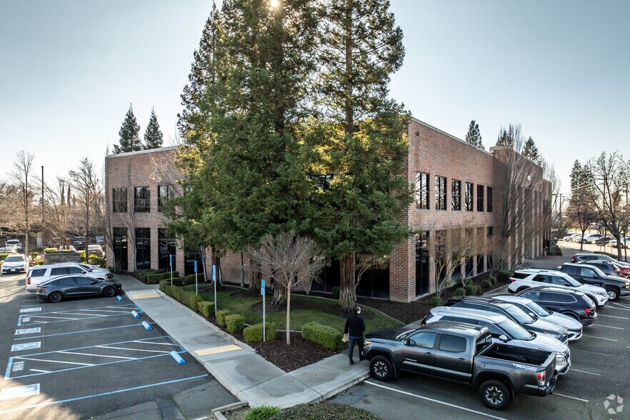 4420 Auburn Blvd, Sacramento, CA à louer - Photo de l’immeuble – Image 3 sur 4