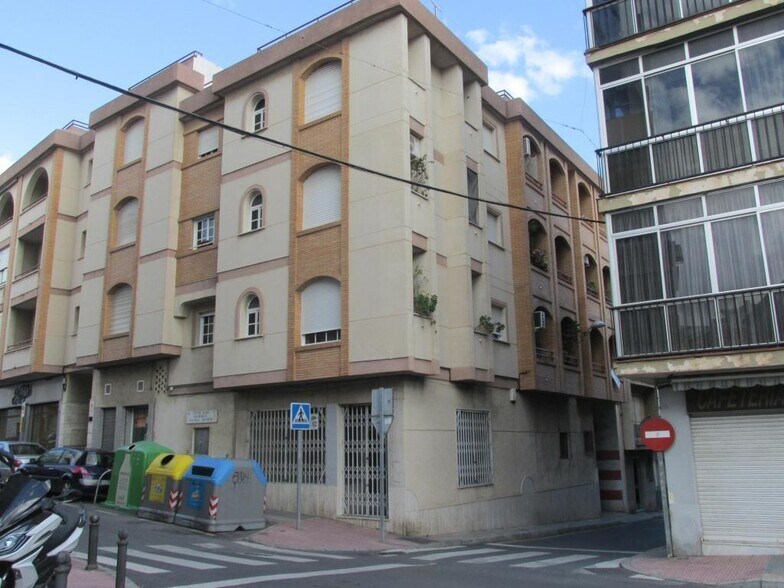 Local commercial dans Motril, Granada à vendre - Photo de l’immeuble – Image 2 sur 7