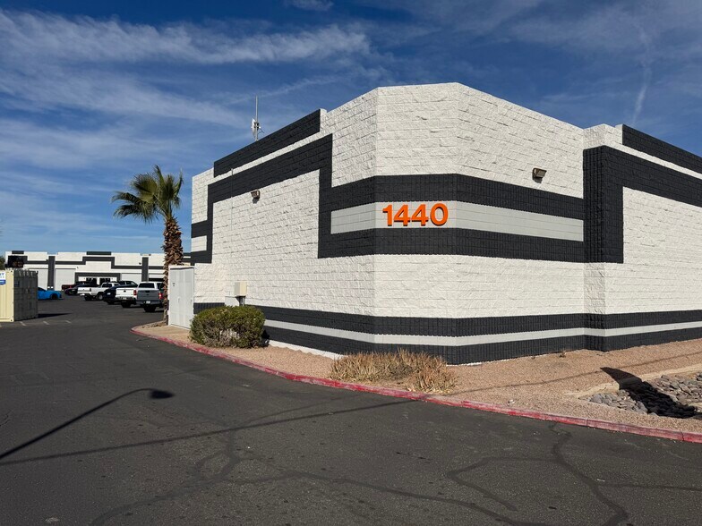 1440 W Houston Ave, Gilbert, AZ à louer - Photo de l’immeuble – Image 1 sur 4