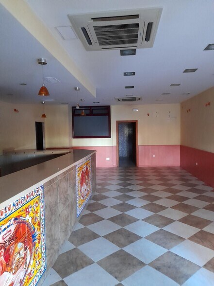 Local commercial dans Cáceres, Cáceres à louer - Photo de l’immeuble – Image 3 sur 11