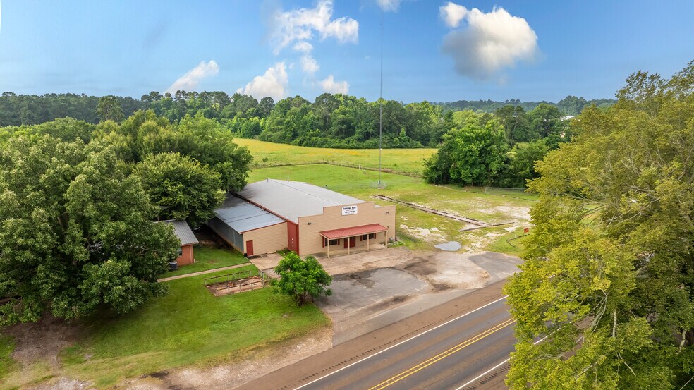 15185 TX-21, Douglass, TX à vendre - Photo principale – Image 1 sur 19