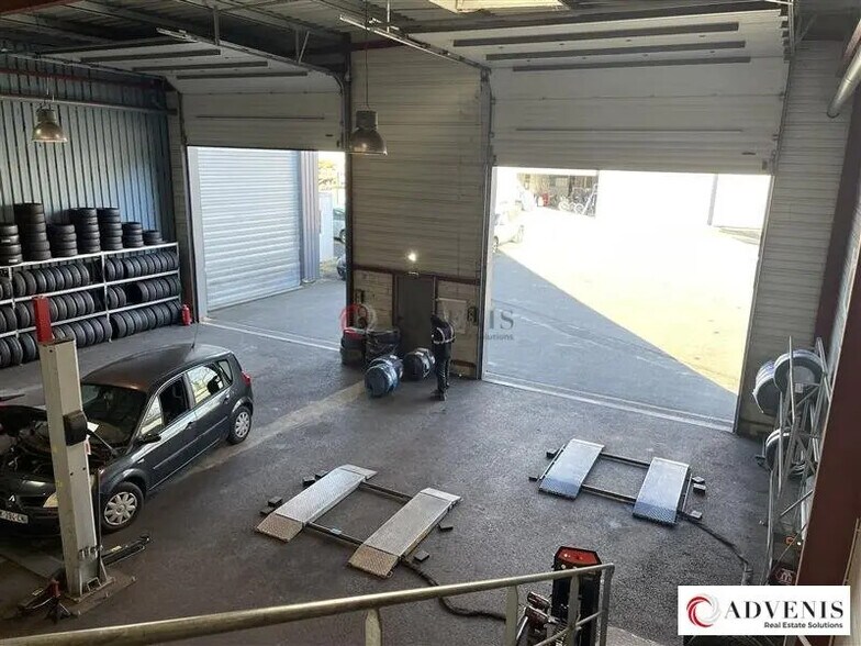 Local d’activités dans Martillac à louer - Photo de l’immeuble – Image 3 sur 8