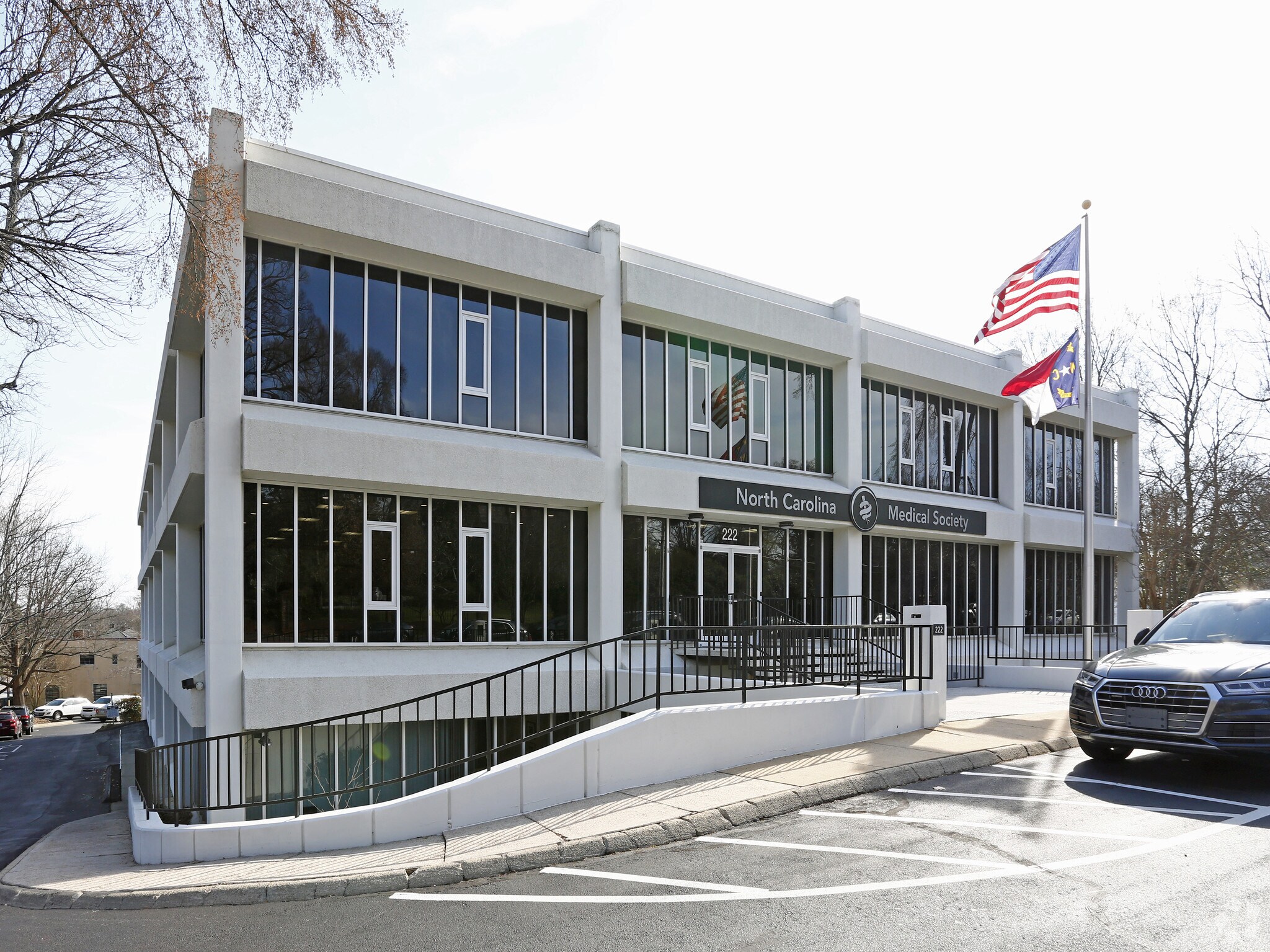 222 N Person St, Raleigh, NC à louer Photo principale– Image 1 sur 6