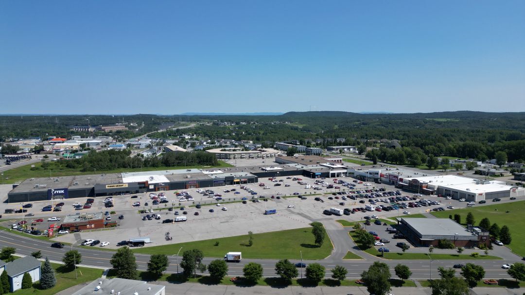 705 Av Du Pont N, Alma, QC à louer Photo de l’immeuble– Image 1 sur 14