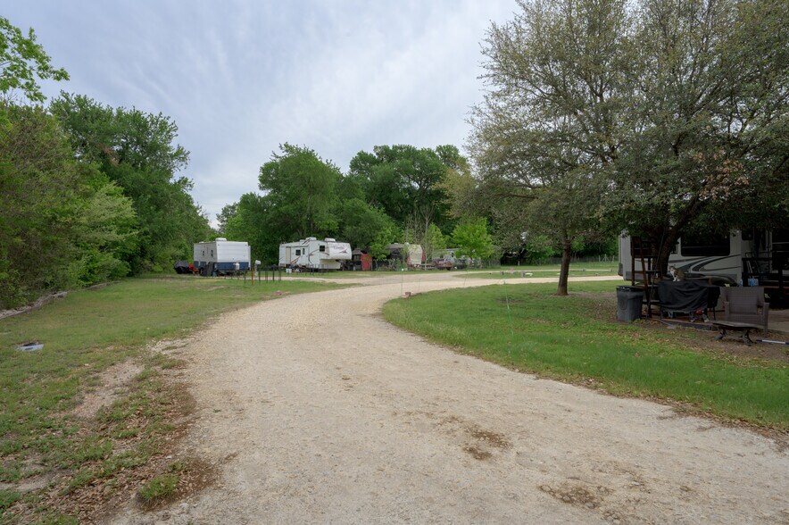 8666 Nolan Loop, Belton, TX à vendre - Photo de l’immeuble – Image 2 sur 12