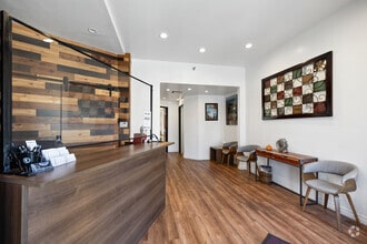 43525 Ridge Park Dr, Temecula, CA à louer Photo de l’immeuble– Image 2 sur 9