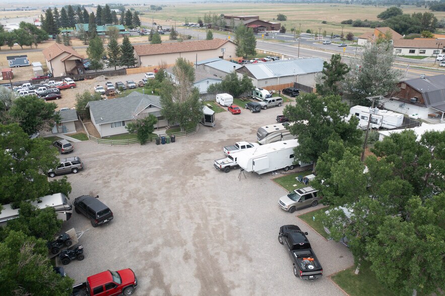 300 W Main St, Ennis, MT à vendre - Photo de l’immeuble – Image 2 sur 15