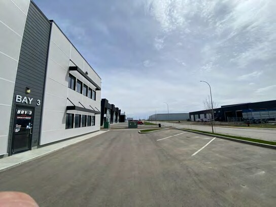 1010 12 Av, Coaldale, AB à louer - Photo de l’immeuble – Image 3 sur 7