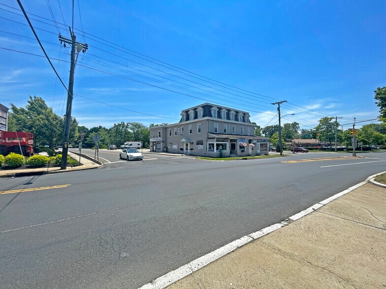 11 N Main St, Manahawkin, NJ à vendre - Photo de l’immeuble – Image 2 sur 6