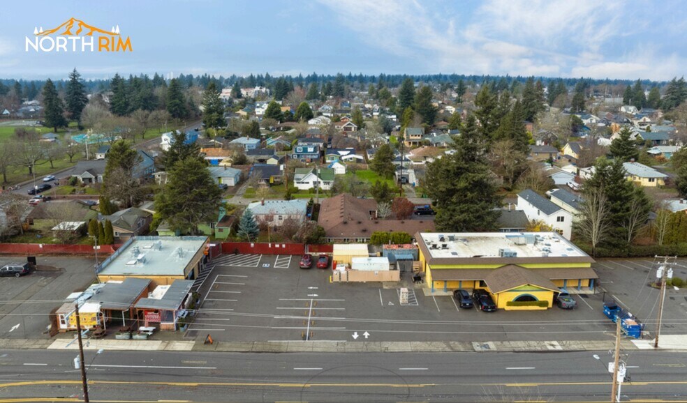 NE 82nd Avenue Portfolio portefeuille de 2 biens à vendre sur LoopNet.fr - Photo de l’immeuble – Image 3 sur 6