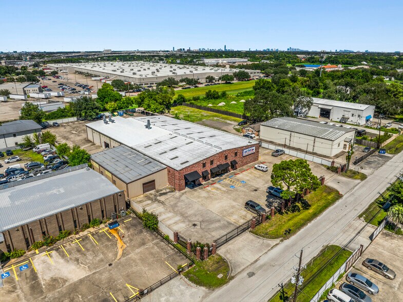 10522 Brighton Ln, Houston, TX à vendre - Photo de l’immeuble – Image 3 sur 4