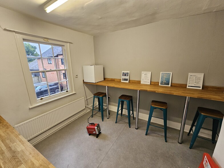 7 High St, Wendover à louer - Photo de l’immeuble – Image 3 sur 11