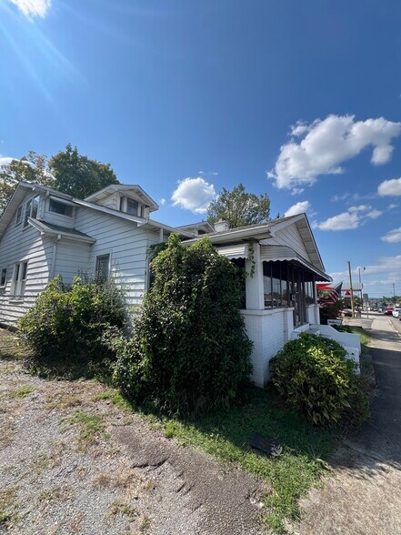 615 S Washington St, Maryville, TN à vendre - Photo de l’immeuble – Image 2 sur 17