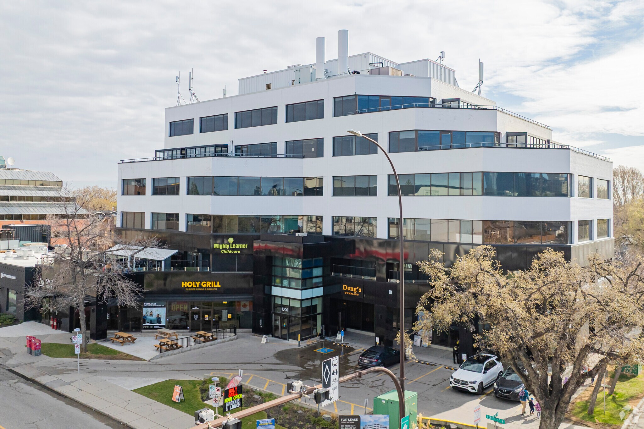 1000 Centre St NE, Calgary, AB à louer Photo de l’immeuble– Image 1 sur 10