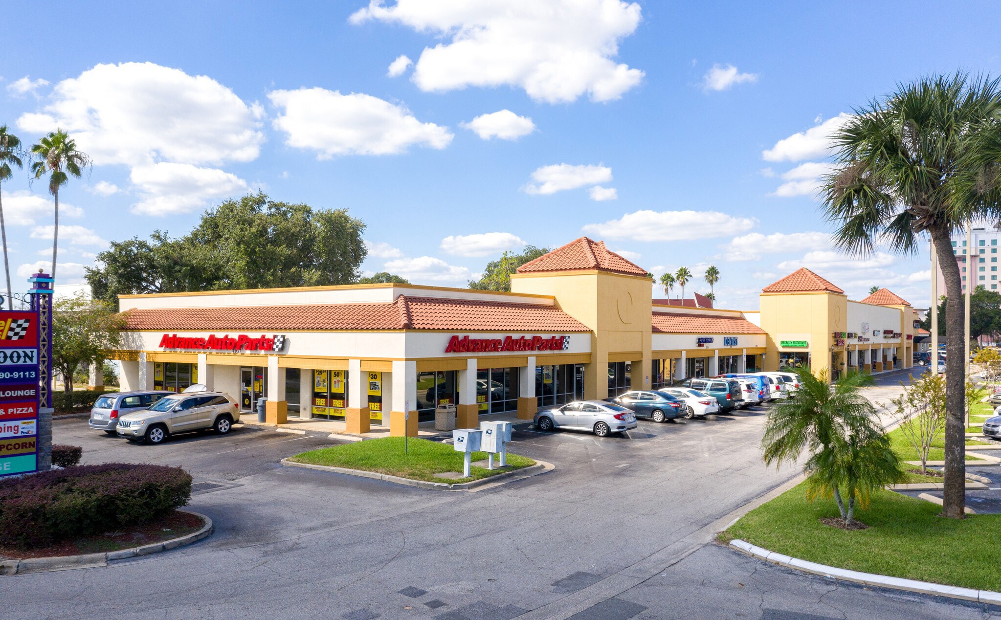 4955 W Irlo Bronson Memorial Hwy, Kissimmee, FL à louer Photo de l’immeuble– Image 1 sur 5