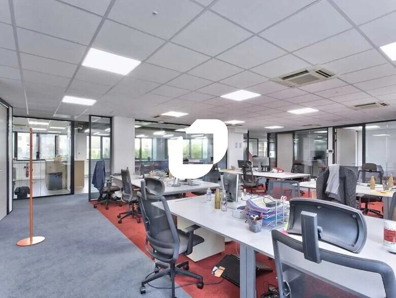 Bureau dans Le Kremlin-Bicêtre à louer - Photo intérieure – Image 3 sur 10