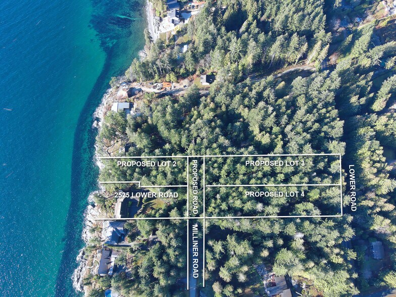 2525 Lower Rd, Roberts Creek, BC à vendre - Photo de l’immeuble – Image 2 sur 17