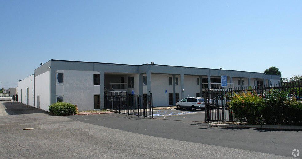14800 Goldenwest St, Westminster, CA à louer - Photo de l’immeuble – Image 3 sur 10