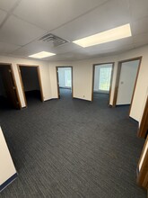5205 N Ironwood Ln, Milwaukee, WI à louer Photo intérieure– Image 2 sur 11