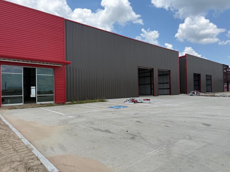 16313 North Fwy 28, Houston, TX à vendre - Photo de l’immeuble – Image 3 sur 7