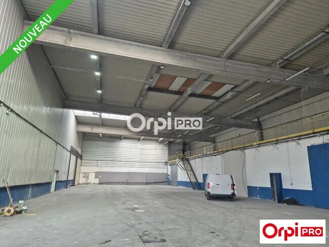 Plus de détails pour Local d'activités à louer