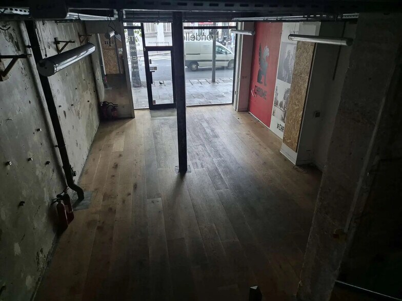 Local commercial dans Paris à louer - Photo de l’immeuble – Image 2 sur 5