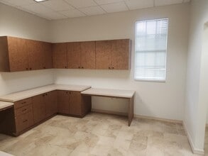 315 E Olympia Ave, Punta Gorda, FL à louer Photo intérieure– Image 2 sur 5