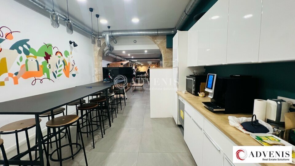 Bureau dans Bordeaux à vendre - Photo de l’immeuble – Image 2 sur 11