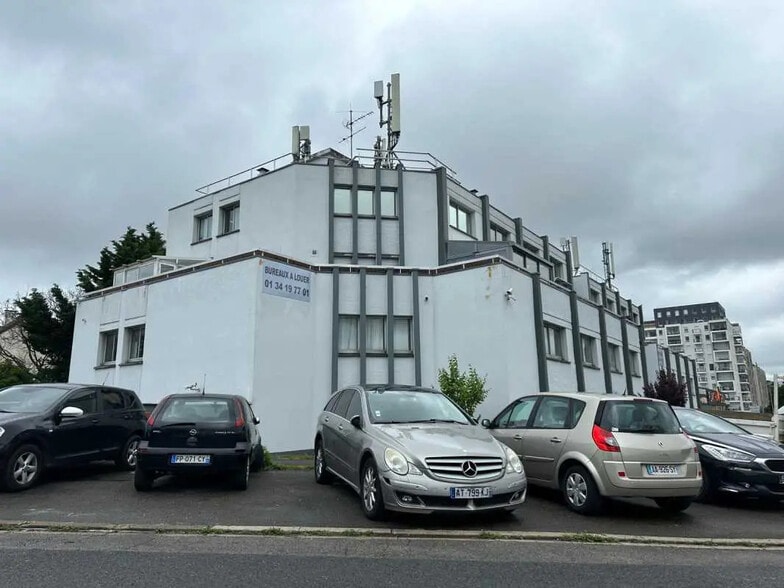 Bureau dans Sarcelles à vendre - Photo de l’immeuble – Image 1 sur 4