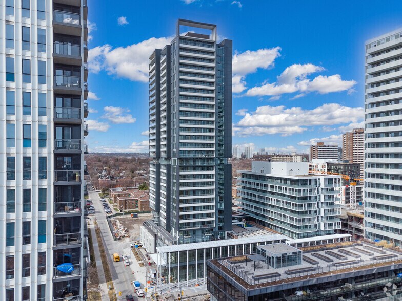 650 Dundas St E, Toronto, ON à louer - Photo de l’immeuble – Image 3 sur 3