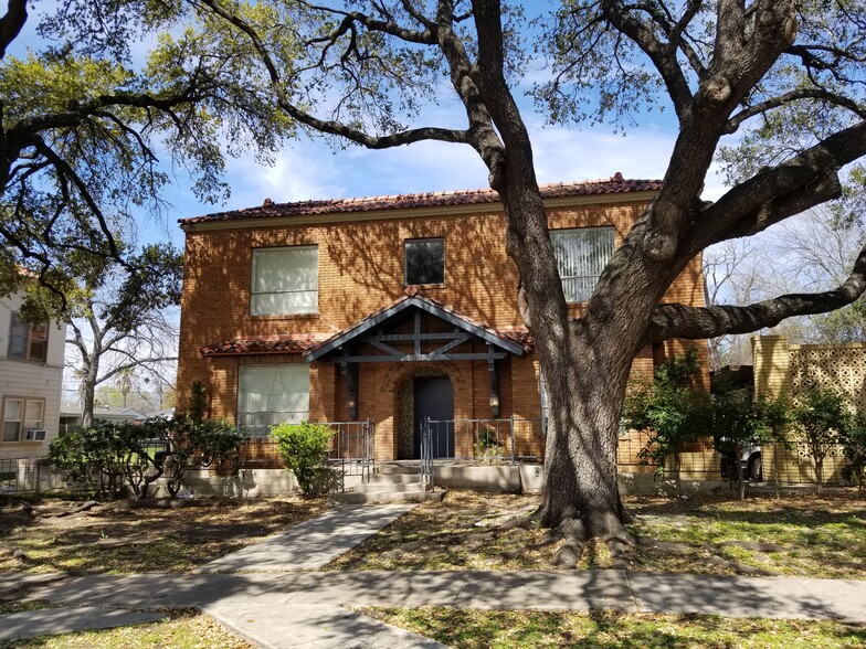1635 W Mulberry Ave, San Antonio, TX à vendre - Photo de l’immeuble – Image 2 sur 27