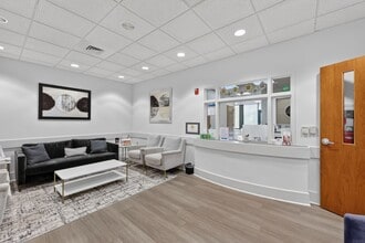 3200 Blue Ridge Rd, Raleigh, NC à louer Photo intérieure– Image 1 sur 14