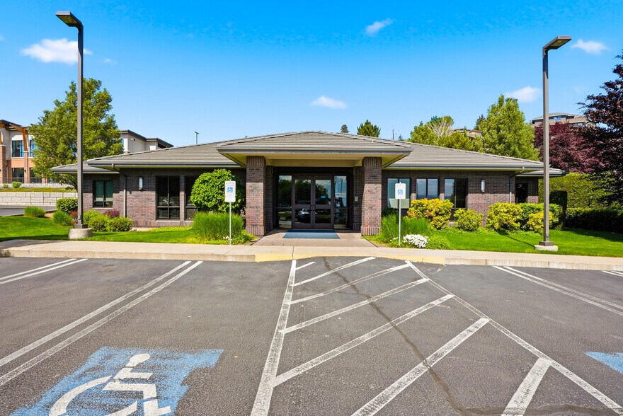 925 Triple Crown Ave, Yakima, WA à vendre - Photo principale – Image 1 sur 22