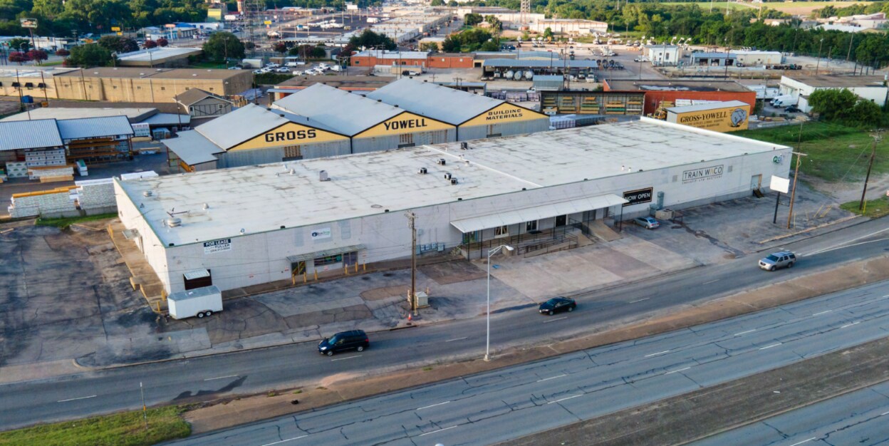 300 S Valley Mills Dr, Waco, TX à louer Photo de l’immeuble– Image 1 sur 2