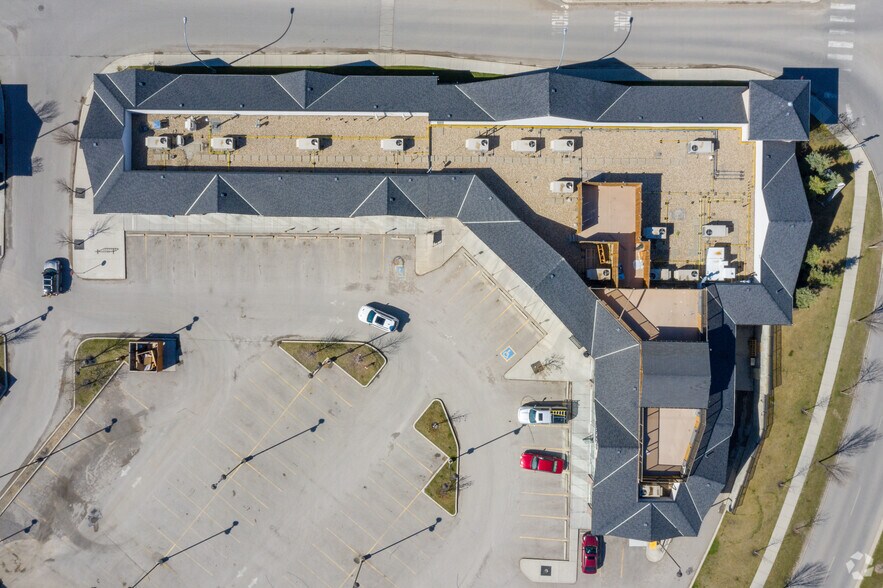 200 Southridge Rd, Okotoks, AB à louer - Aérien – Image 3 sur 12
