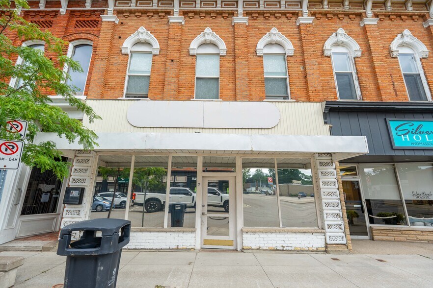 7 Main St W, Ridgetown, ON à vendre - Photo de l’immeuble – Image 2 sur 42