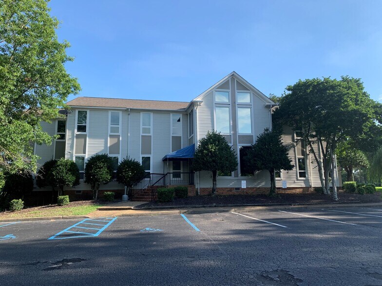 Lynnhaven Executive Park portefeuille de 2 biens à vendre sur LoopNet.fr - Photo principale – Image 2 sur 5