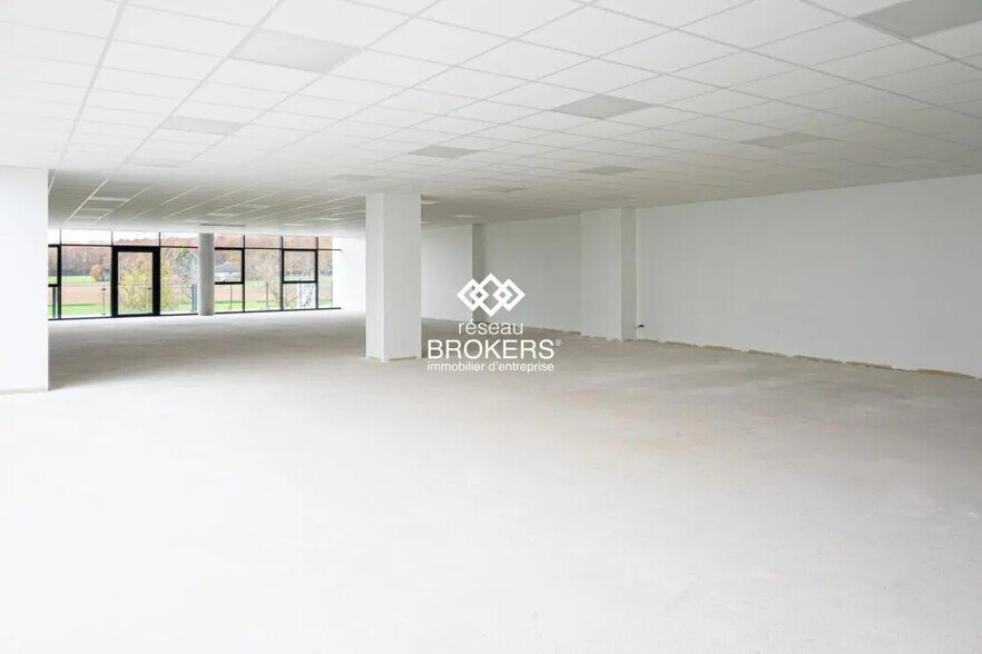 420 Avenue François Pignier, Bourg-en-Bresse à louer - Photo de l’immeuble – Image 2 sur 10