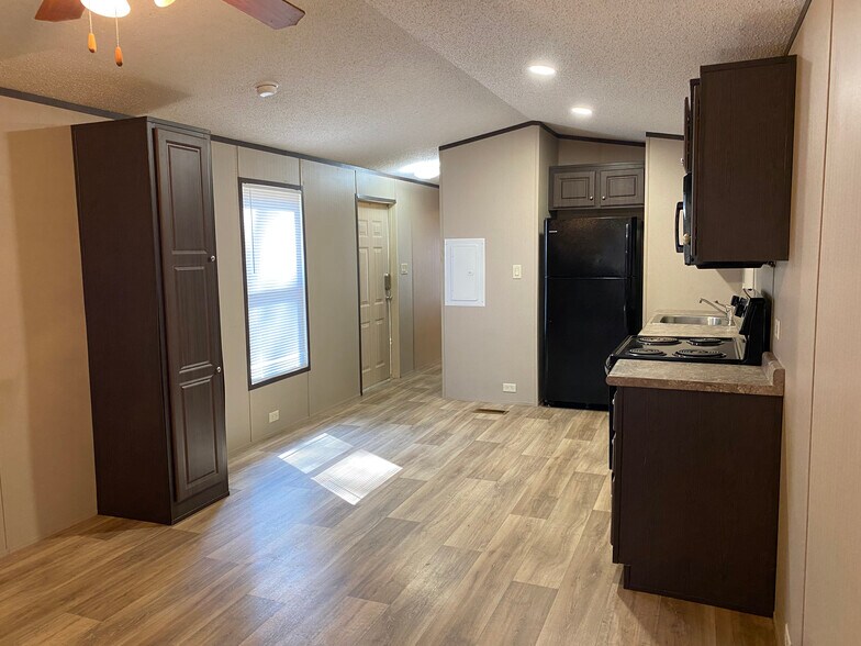 1085 Caroline Ln, Bullard, TX à vendre - Photo de l’immeuble – Image 3 sur 8